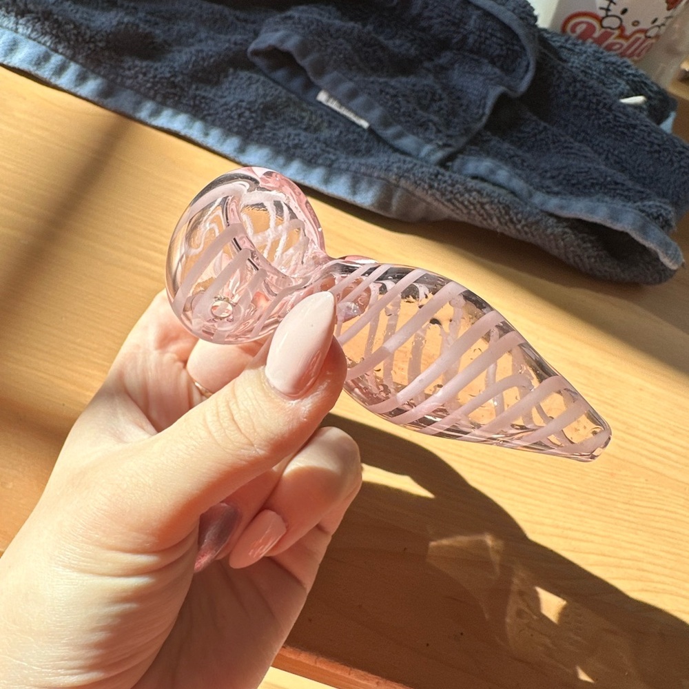 Swirled Pink Glass Decoration Paper Weight